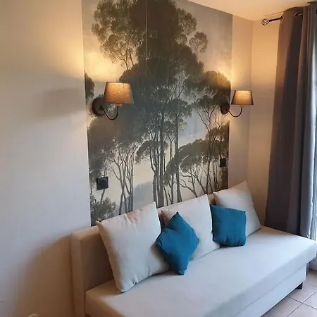 Cute With Pool At Hébergement de vacances Marciac