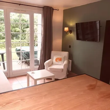 Holiday home Cute With Pool At Marciac