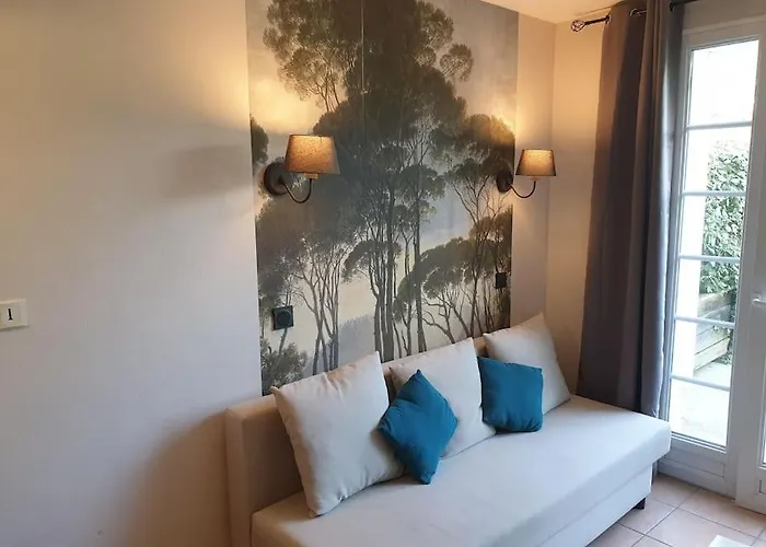 Cute With Pool At بيت للعطل ماركياس