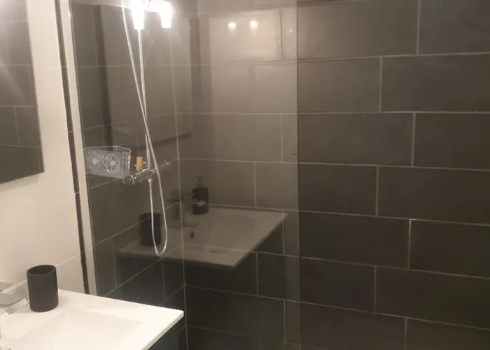 بيت للعطل Cute With Pool At *